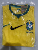 Produzida em malha tailandesa premium, essa peça oferece um caimento impecável, toque macio e alta durabilidade, garantindo conforto em qualquer ocasião — seja no dia a dia ou na torcida pelo Brasil.

✨ Destaques do produto:
✔ Qualidade premium com acabam